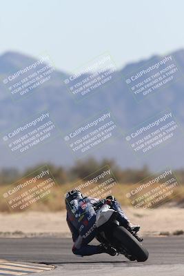 media/Oct-30-2025-Racers Edge (Thu) [[dabbdaf680]]/2-A Group/Session 2 (Turn 16)/